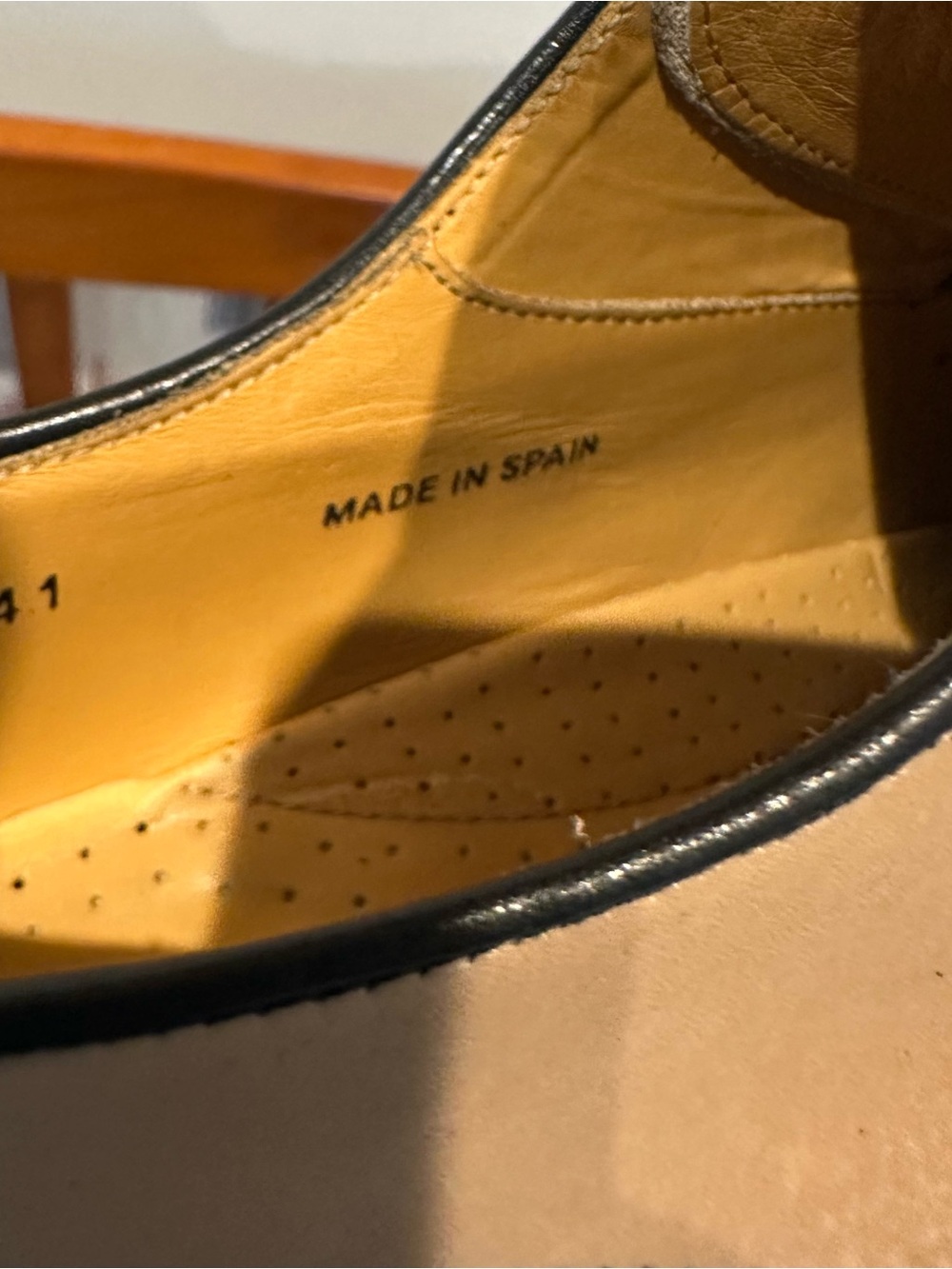 Soulier’s Men's Two-Tone Black and Cream Wingtip Derby Shoes. - Picture 13 of 14